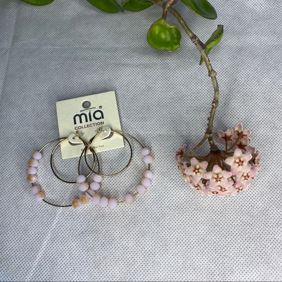 mia Collection by Kim Min Sun Rose Earrings - Picture 2 of 2